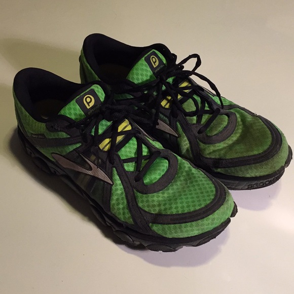 brooks lime green running shoes
